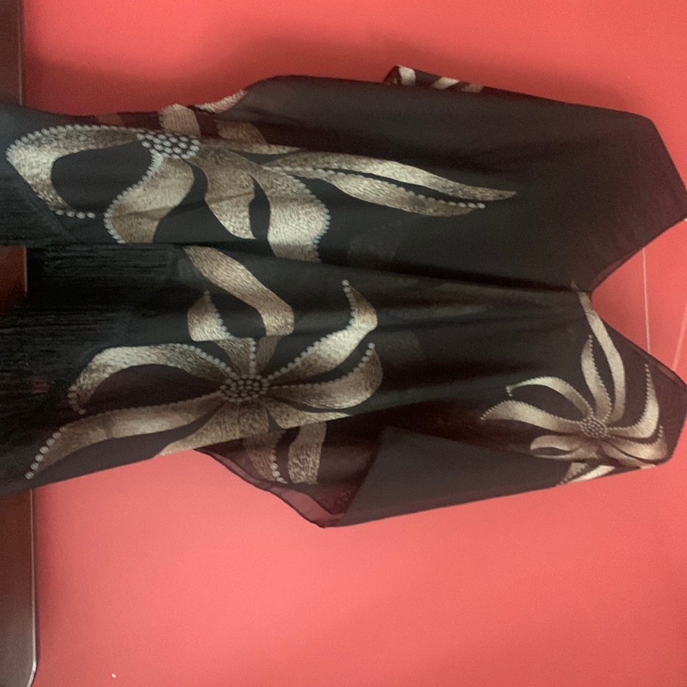 Cruise Club Floral cover-up.